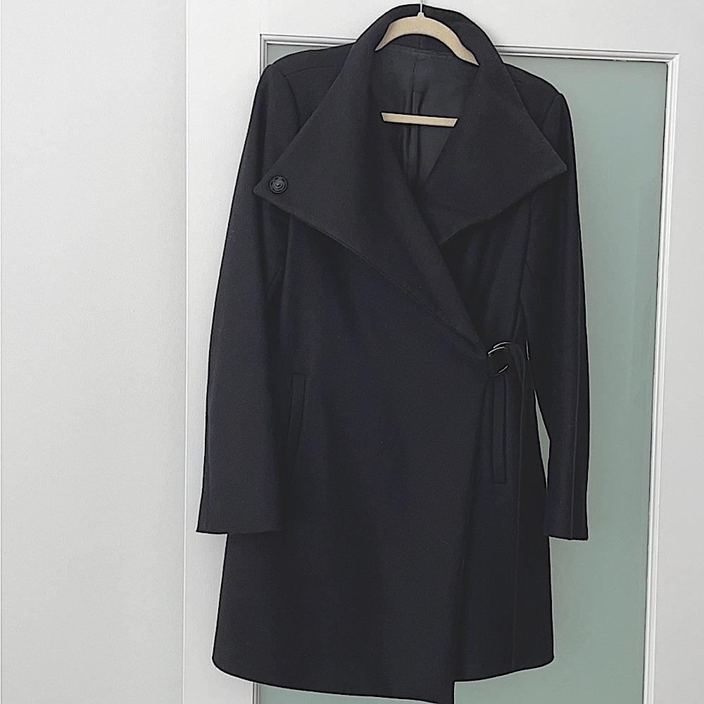 Massimo Dutti Wool-Blend Wrap Coat – Size 6 – Black